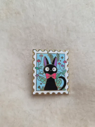 Enamel pin as serviço de entregas da Kiki jiji