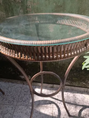 Mesa e cadeira