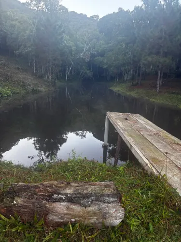 Sítio com lago e nascente