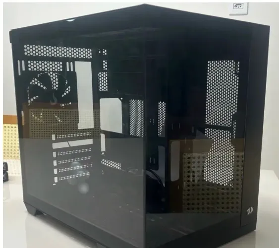 Gabinete Redragon Wideload Pro + 3 fans
