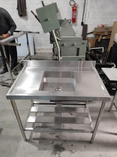 pia inox com bojo simples central, base 1,10×0,60×0,90 m