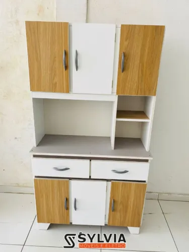 Armários de cozinha modernos e espaçosos