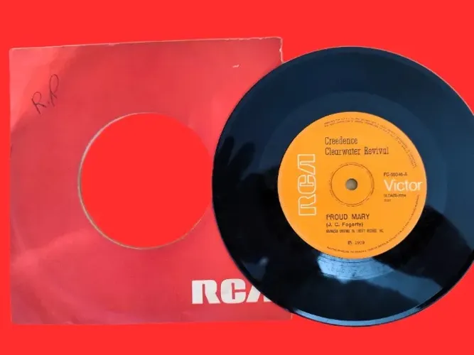 LP Compact Vinil - Creedence Clearwater Revival - PROUD MARY + BORN ON THE BAYOU 1969