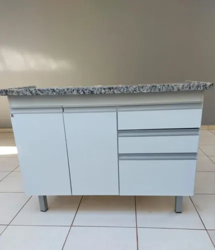 Gabinete para Cozinha com mármore e cuba