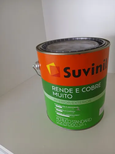 Vendo, 3 litros e meio galão tinta cinza meio cheio grossa 60 reais moro no bairro São 