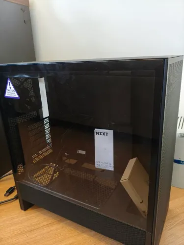 Gabinete Gamer Nzxt H5 Flow em perfeito estado