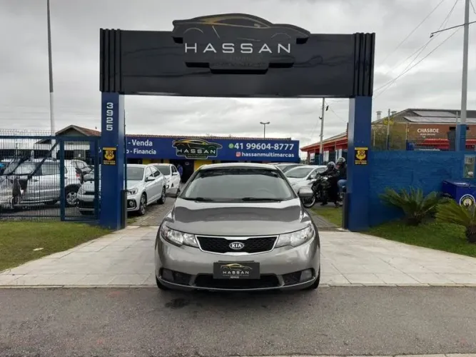 Kia Motors Cerato 1.6 16 V Flex Mec. 2013