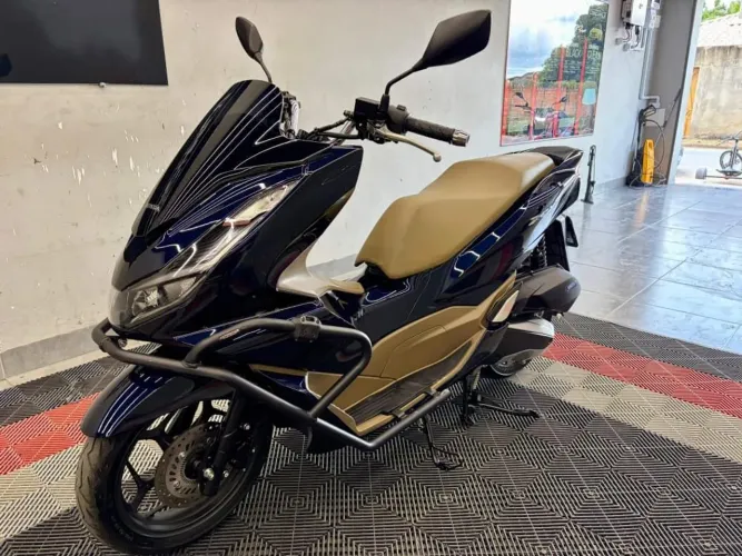 Pcx dlx 2025