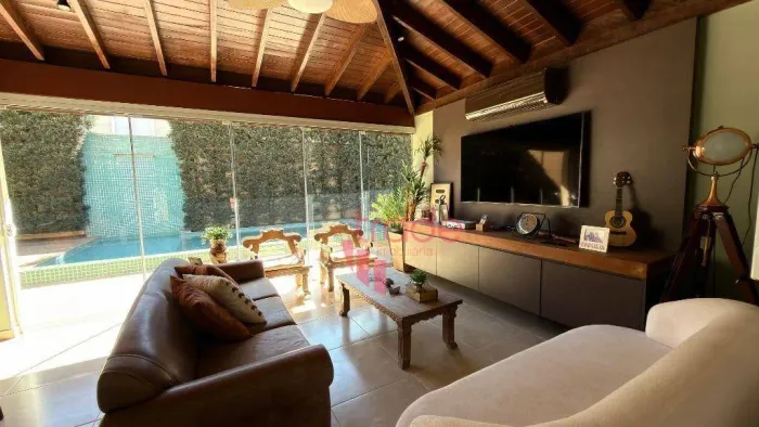 Casa em Condomínio Fechado à Venda de 04 Quartos sendo todos Suítes no Bairro Recreio das