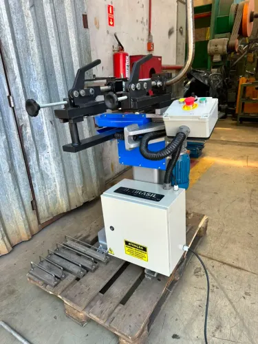 CURVADORA DE TUBO 1 1/4" ELÉTRICA