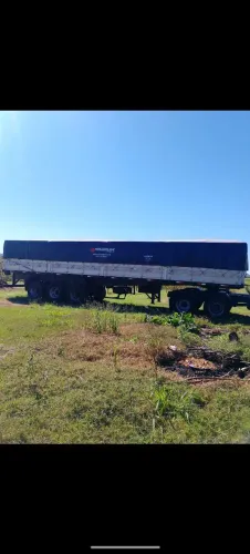 Carreta graneleira Randon