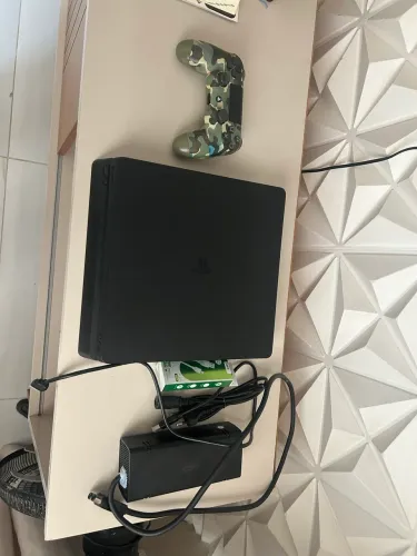 Ps4 slim com fonte extra
