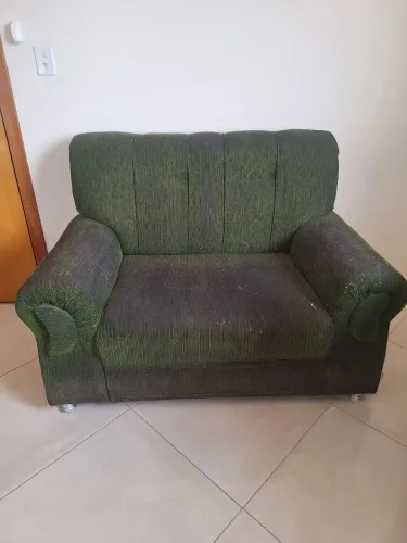 Os 2 sofa e 1 cama de casal tbm em bom estado 250