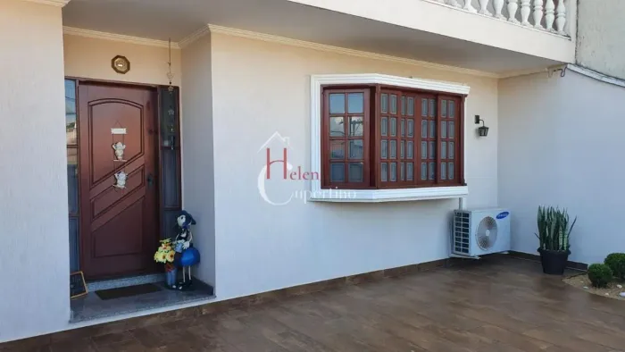 Casa à venda na Vila Galvão em Jundiaí - SP