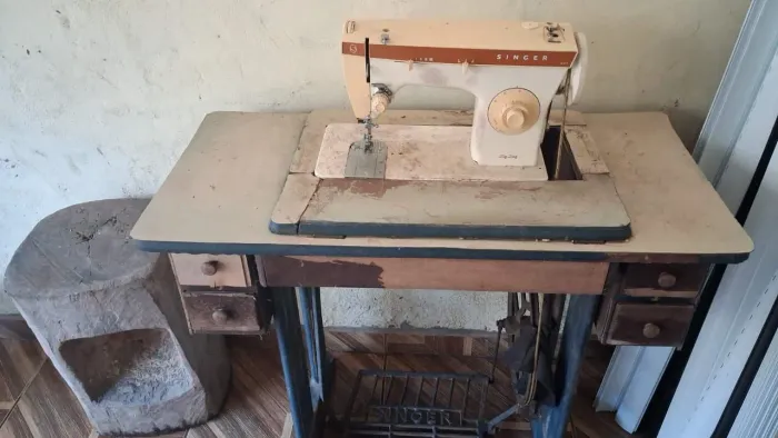 Vendo Máquina Costura