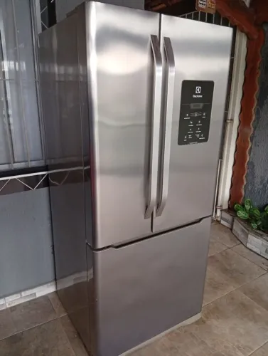 Geladeira Eletrolux top linda 3 porta inox v 220 valor 2499 reais