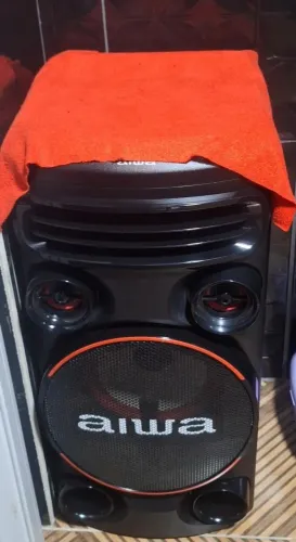 Vendo uma caixa de som aiwa