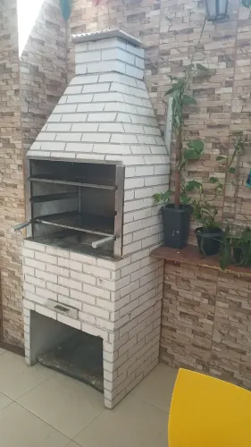 Olá! Estou vendendo ou trocando essa ótima churrasqueira para confraternizar com a familia