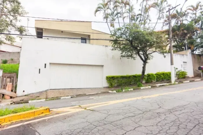 Casa padrão à venda em City Bussocaba, Osasco - 3 dormitórios, churrasqueira e acesso 24hr