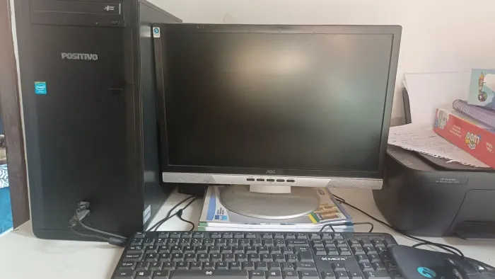 PC Completo com Monitor, Teclado e Mouse