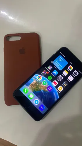 Celular Iphone 8 Plus, 64Gb, Preto todo em vidro, carregamento Indução, muito novo, único