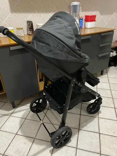 Kit carrinho + bebê conforto Galzerano