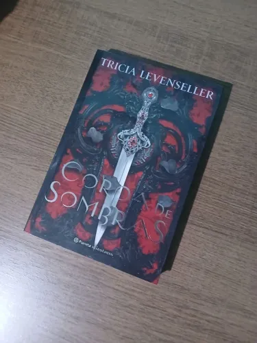 Livro Coroa de sombras