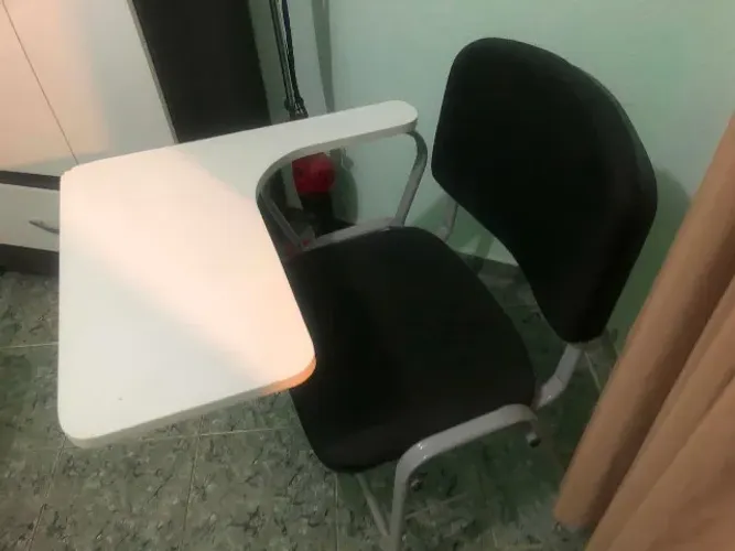 Cadeira universitaria tecido