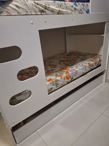 Treliche Seminova com 2 colchões