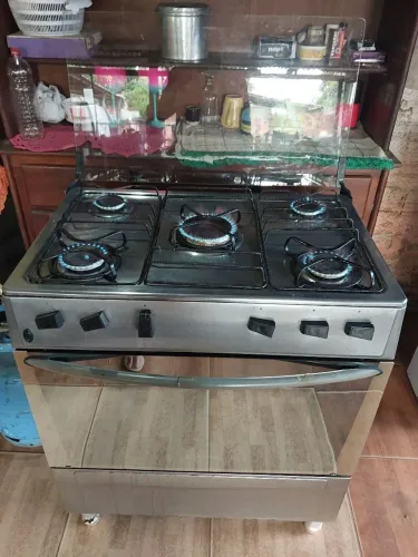 FOGÃO 5 BOCA IR FORNO TUDO FUNCIONANDO PERFEITAMENTE ÓTIMO...