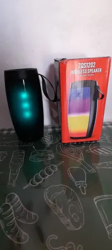 Vendo Caixinha de Som Bluetooth, sistema de som com luzes de LED