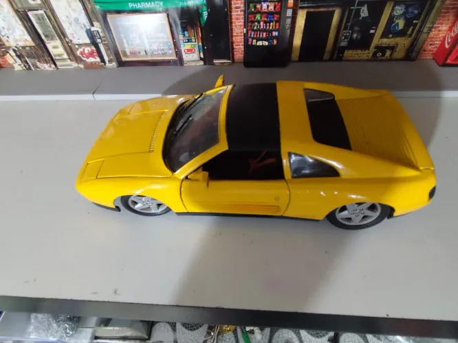 Miniatura Ferrari 1/18