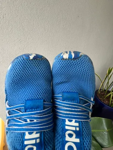 Tênis Adidas azul