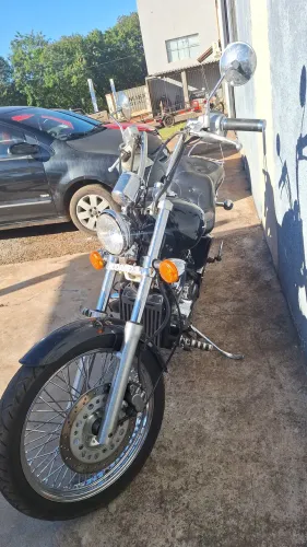 Moto shadow 600