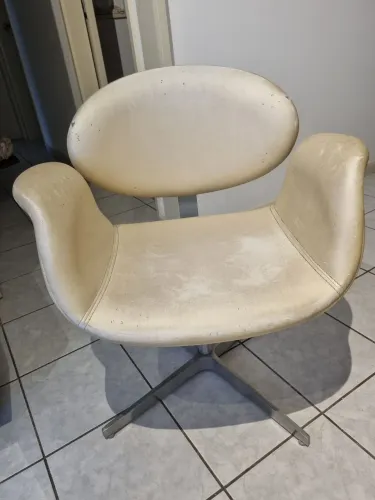 Cadeira modelo Tulipa giratória