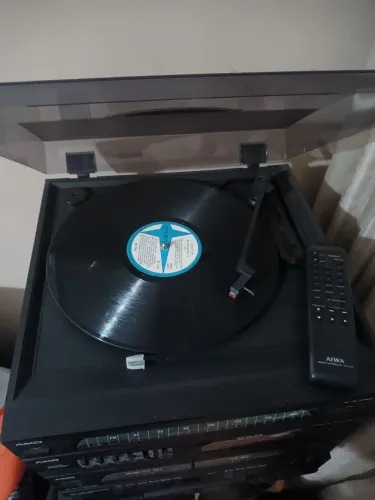 Vitrola toca discos aiwa