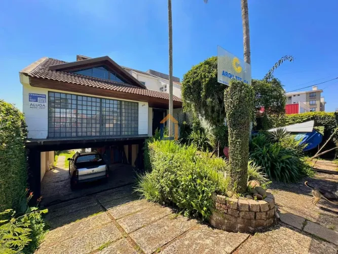 Sobrdo com 400m² no bairro Boa Vista