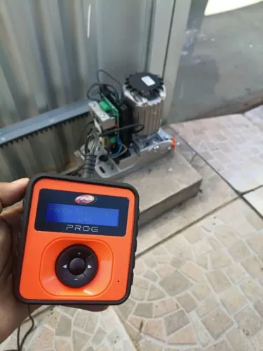 Conserto em motores para portão