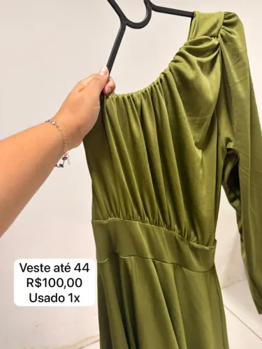 VESTIDO FESTA CASAMENTO/FORMATURA VERDE OLIVA  VESTE ATÉ 44 