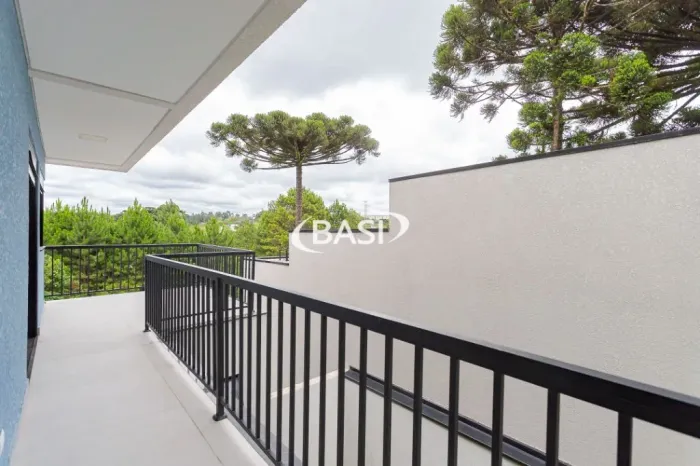 Casa em condomínio com 3 quartos sendo 1 suite com closet (alto padrao)