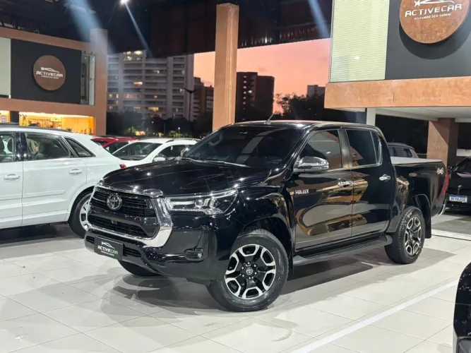 Toyota Hilux CD SRX 4X4 2.8 TDI 16V Diesel Aut. 2023
