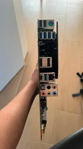 Placa Mãe B550M-Plus -- COM DEFEITO