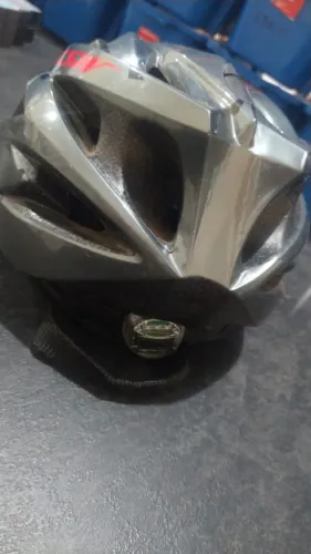 Capacete de Ciclista com sinalizador LED