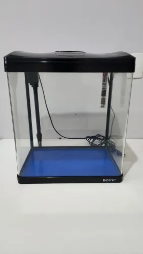 Aquário 33L Nano Boyu EC-400 C/ Luminária 9W e Bomba 290L/H