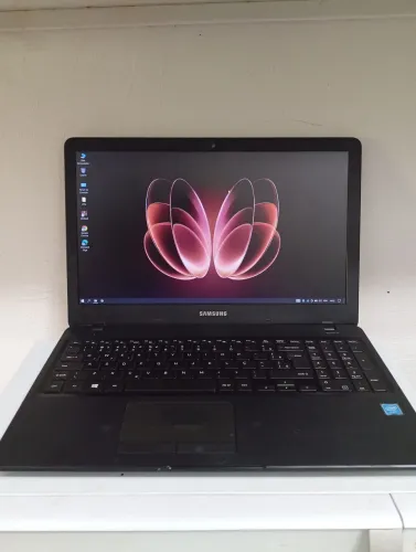 Notebook Samsung 8gb de ram, HD de 500gb, processador Intel Celeron, windows 10