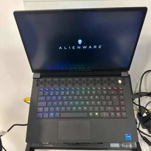 Alienware m15 R7
