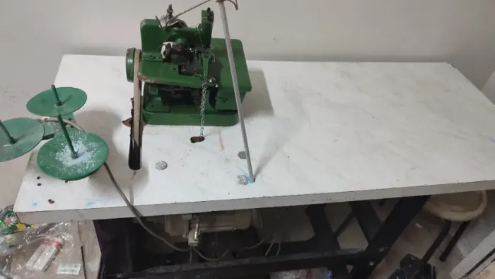 Máquina overloque semi industrial