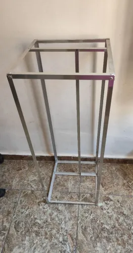 Estante de ferro