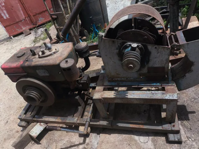 Motor estacionário Yanmar 10cv com triturador e base