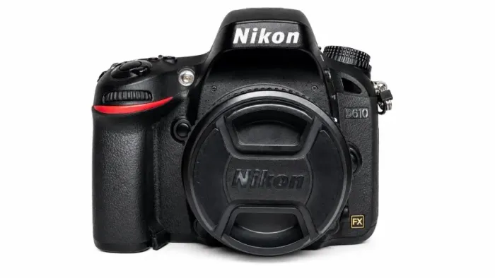 CÂMERA NIKON D610 FULL FRAME - À VENDA!